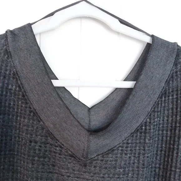 NWT We The Free South Side Thermal Waffle Knit Batwing Sleeve Black Gray Size S - Picture 4 of 10